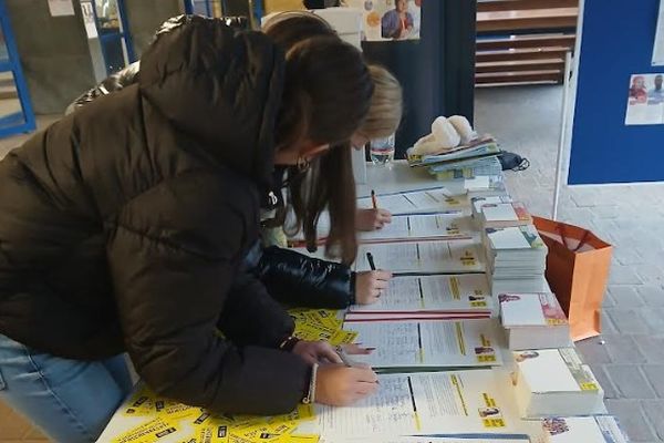 JBS setzt erneut starkes Zeichen für Menschenrechte – Erfolgreicher Briefmarathon 2025